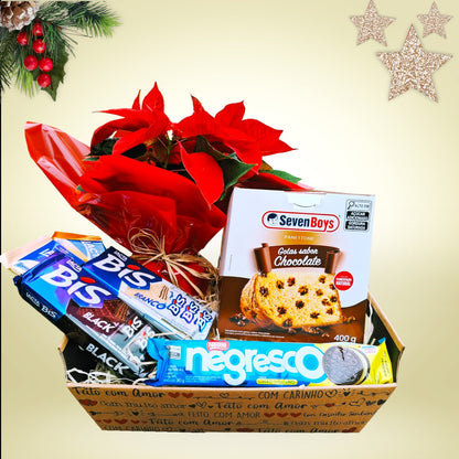 Cesta de presente c/ chocolate, flores e panetone