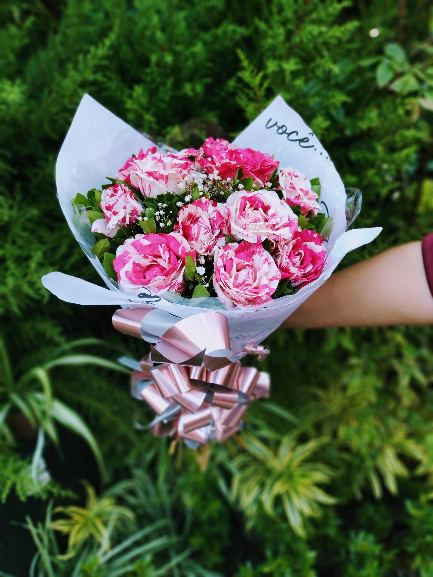 Buquê de rosa mesclada branca e rosa